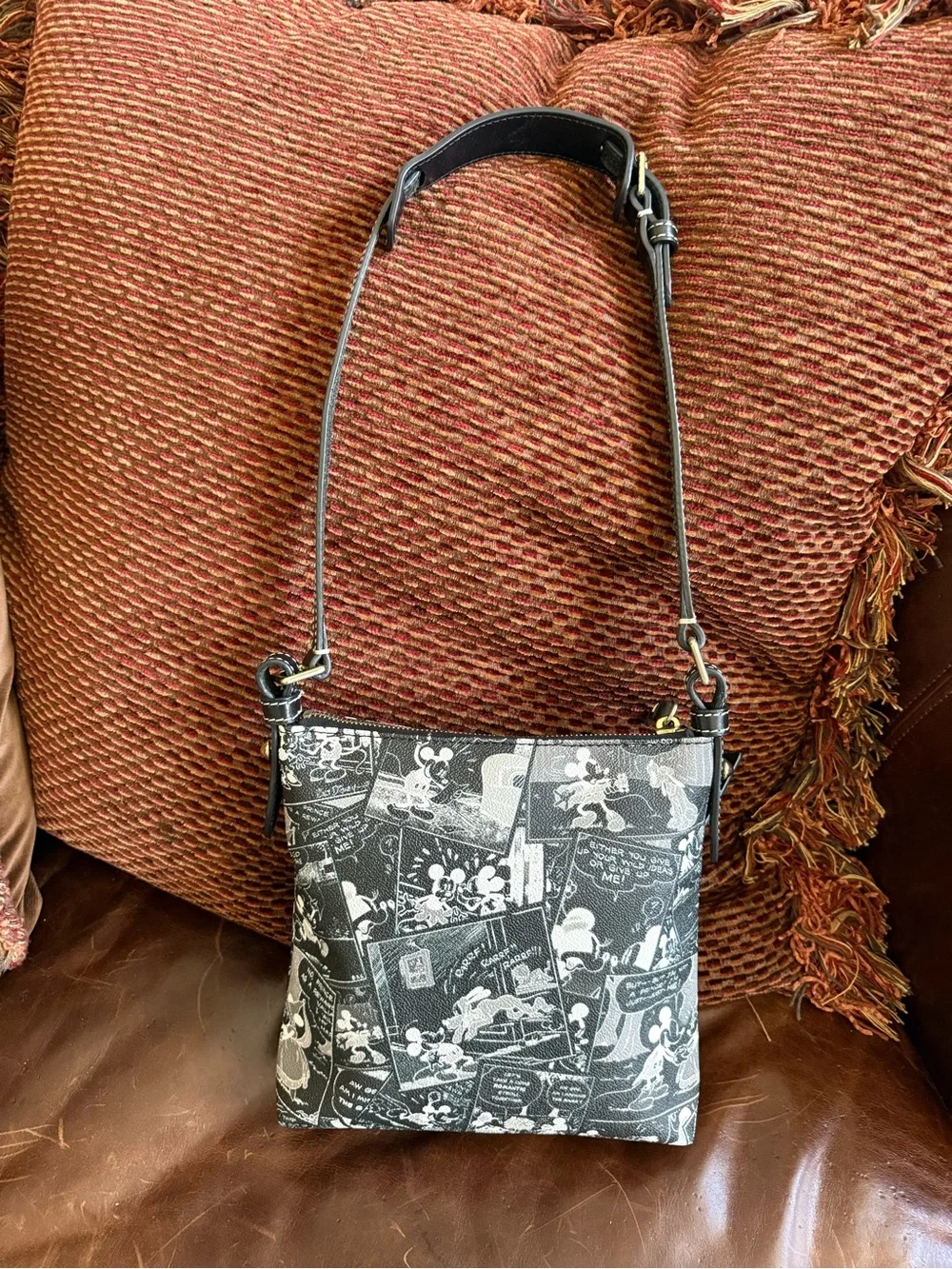 Vtg EUC Dooney & Bourke Black & White Mickey Comic Reverse Comic D23 Crossbody